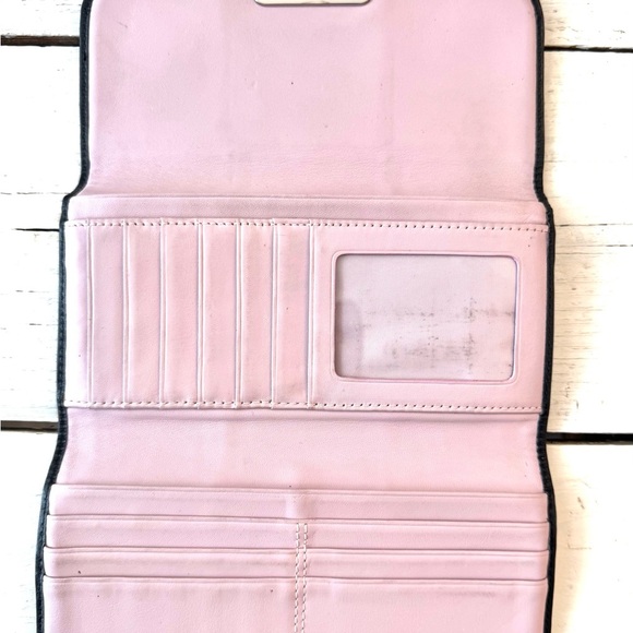 Coach Kristin Envelope Trifold Wallet Black Leather Silver Closure Pink Interior - Picture 4 of 14